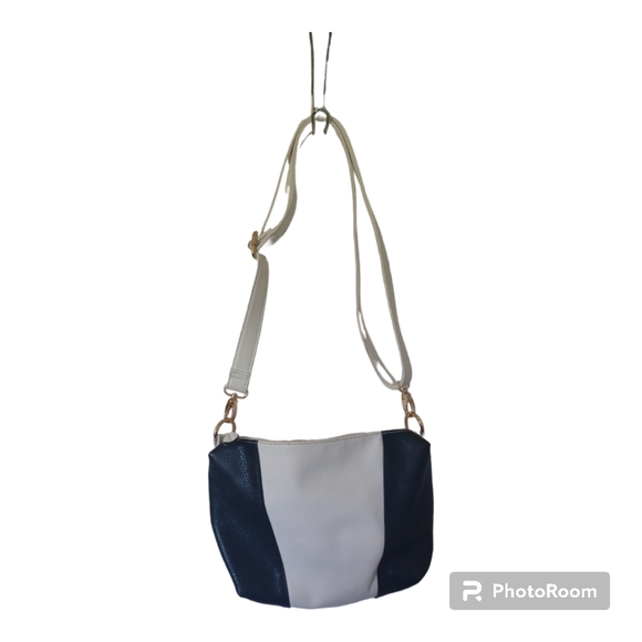 Black and White Color Block Shoulder Bag - Picture 11 of 11